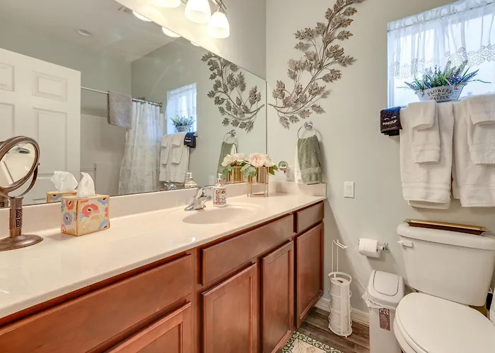 Holiday home 6 Mi To Dtwn Tempe: Dog-friendly Retreat W/ Yard!